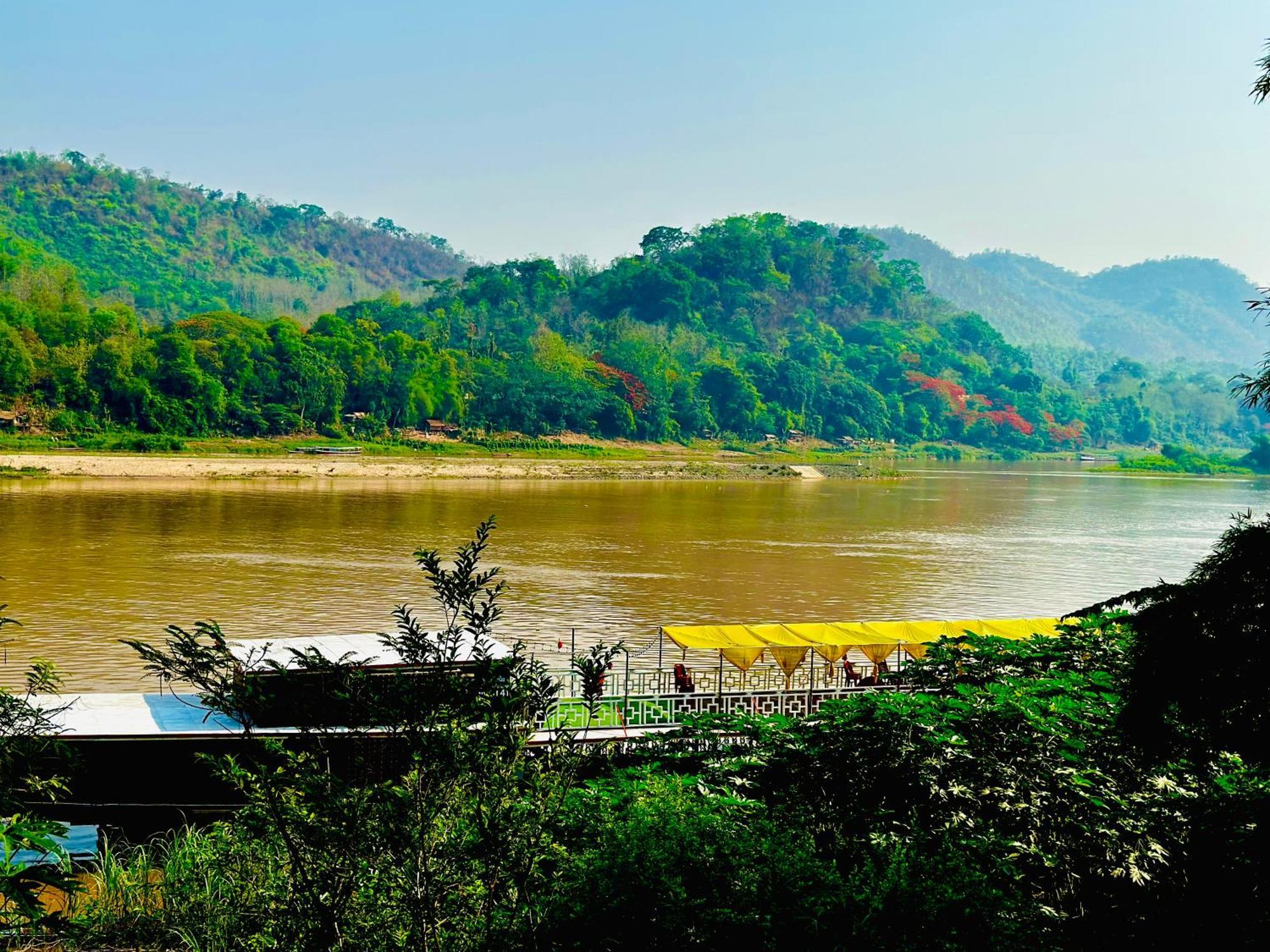 Villa Phonethip Mekong Riverside Луанг Прабанг Екстериор снимка